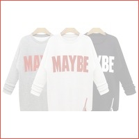 Sweater met Maybe tekst