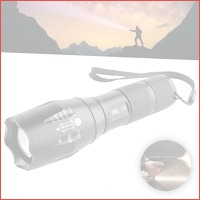 Militaire zaklamp met accessoires