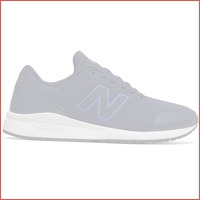 New Balance sneakers met veters