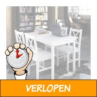 Houten eettafel met 4 stoelen