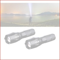 2 militaire LED zaklampen