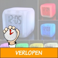 Wekker met verlichting, thermometer en datumaanduiding