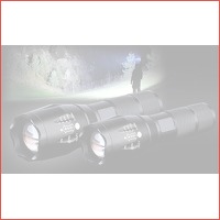 2 x Militaire zaklampen